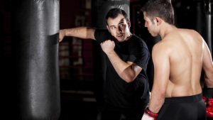 Đấm bao cát boxing đúng kỹ thuật